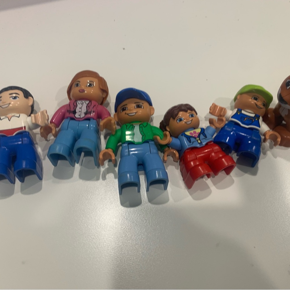 Lego Duplo family Colorful Kids Toy Figures Set cat mom dad kids
